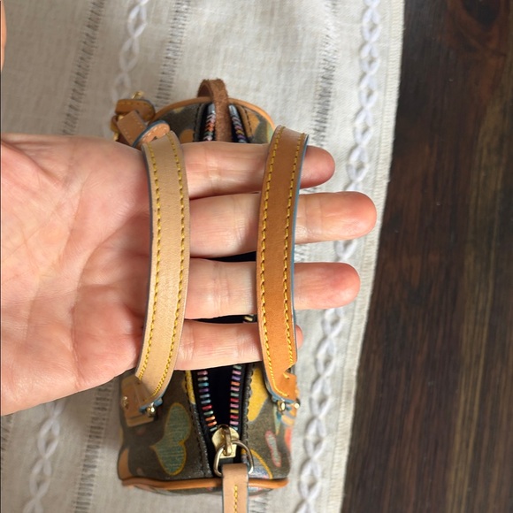 VINTAGE Dooney & Bourke Scribble Hearts Mini Barrel bag - Picture 9 of 12